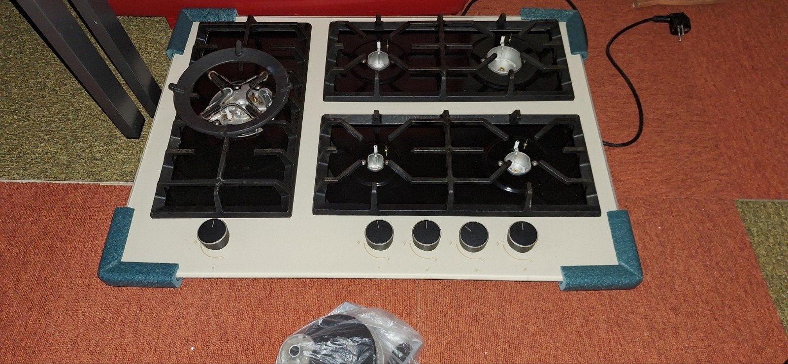 WIGGO WH-G735GR(C) Inbouw Gaskookplaat met Wok 70 cm Crème, Ophalen, Zo goed als nieuw, Inbouw, Gas