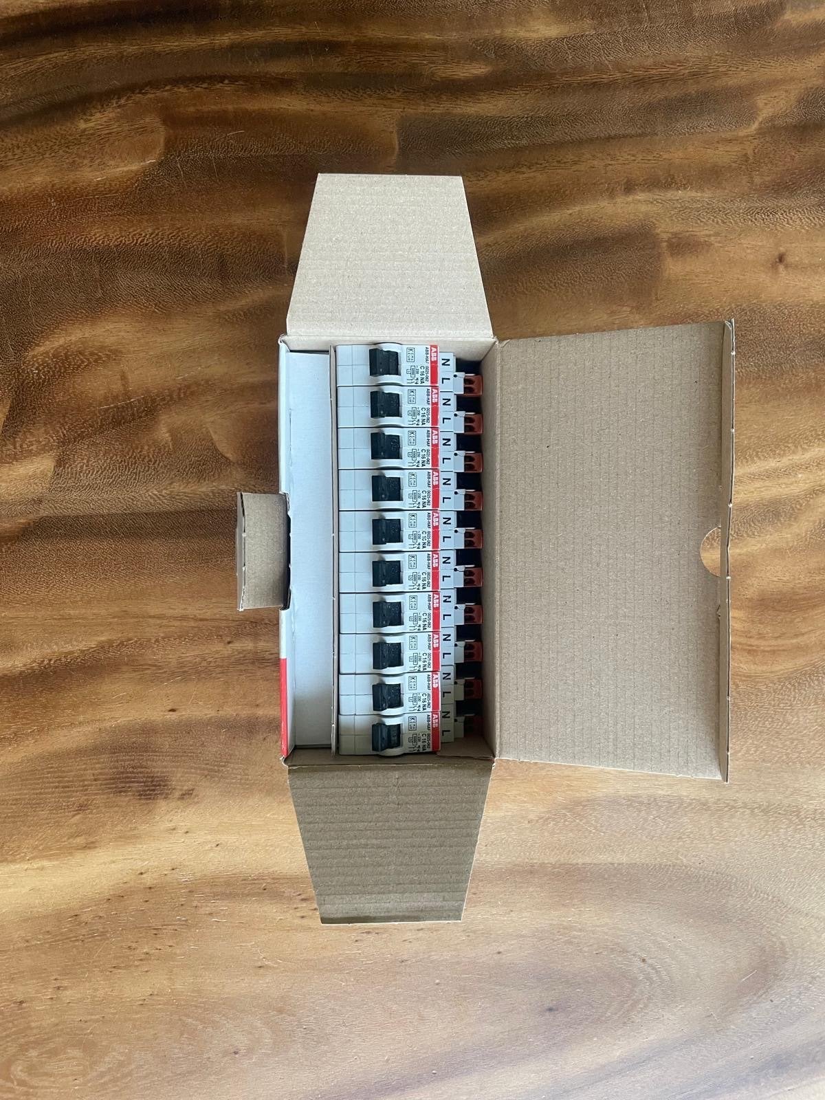 10x ABB Installatieautomaat C16 1P+N -  in doos, Doe-het-zelf en Verbouw, Elektra en Kabels, Ophalen of Verzenden, Zo goed als nieuw