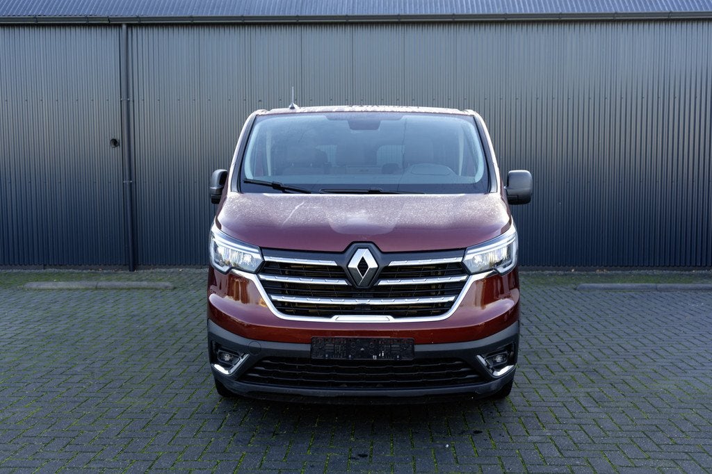 Renault Trafic Renault Trafic Blue dCi 150PK | L2H1 | 9-Zits, Auto's, Voorwielaandrijving, Gebruikt, Zwart, 4 cilinders