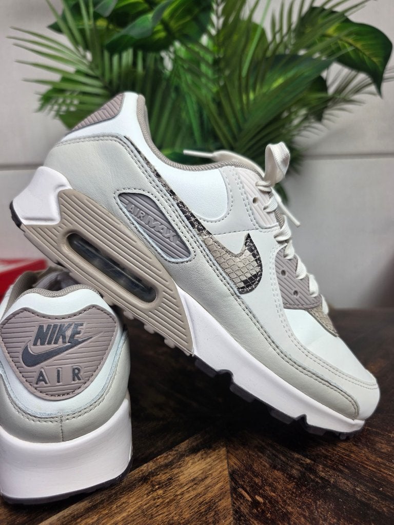 Nike Air Max 90 "Light Pink Snakeskin" | maat 42,5, Wit, Nike, Ophalen of Verzenden, Nike