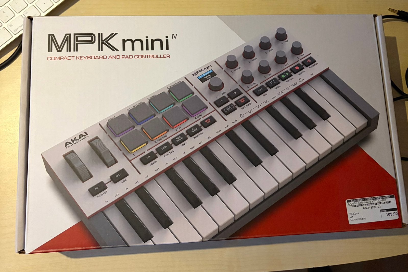 Akai MPK Mini IV MIDI, Muziek en Instrumenten, Midi-apparatuur, Ophalen, Zo goed als nieuw
