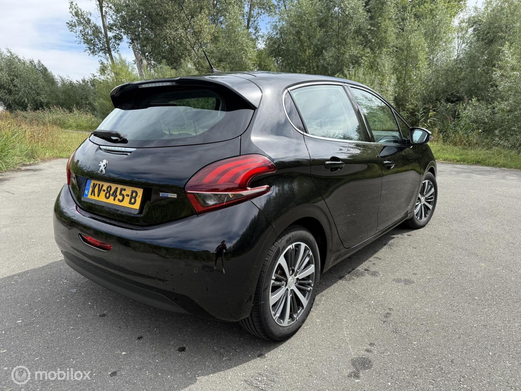Peugeot 208 1.2 Allure | DB Riem VV. | Dealer Ondh. | Luxe!, Voorwielaandrijving, Dealer onderhouden, Gebruikt, 1199 cc