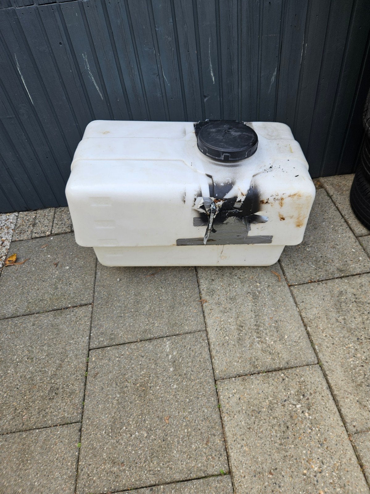 200 liter watertank met kraan, Ophalen, Gebruikt