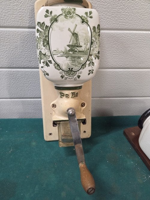 koffiemolen PeDe vintage met molen, Ophalen of Verzenden, 'T Olde Gre-j, Info@toldegrej.nl, Endepoelstraat 20f Didam