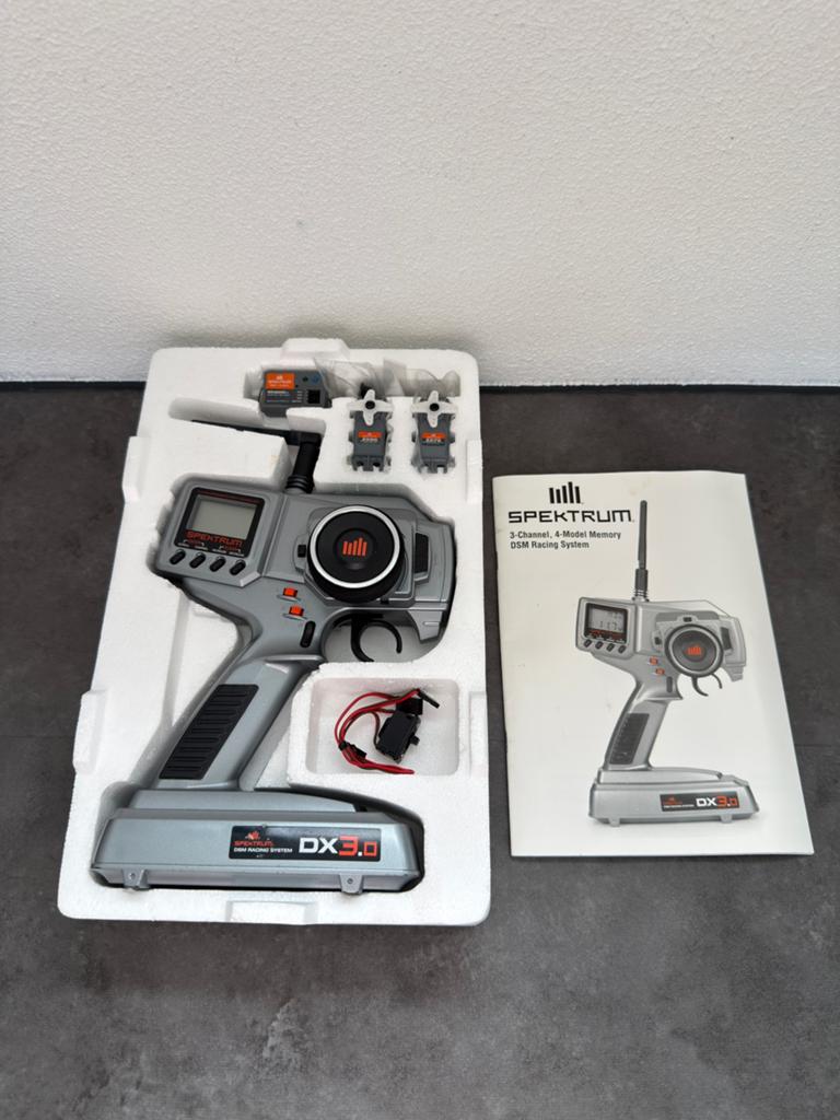 Spektrum DX3.0 zender + ontvanger, Ophalen of Verzenden, Zo goed als nieuw, Overige schalen, Onderdeel