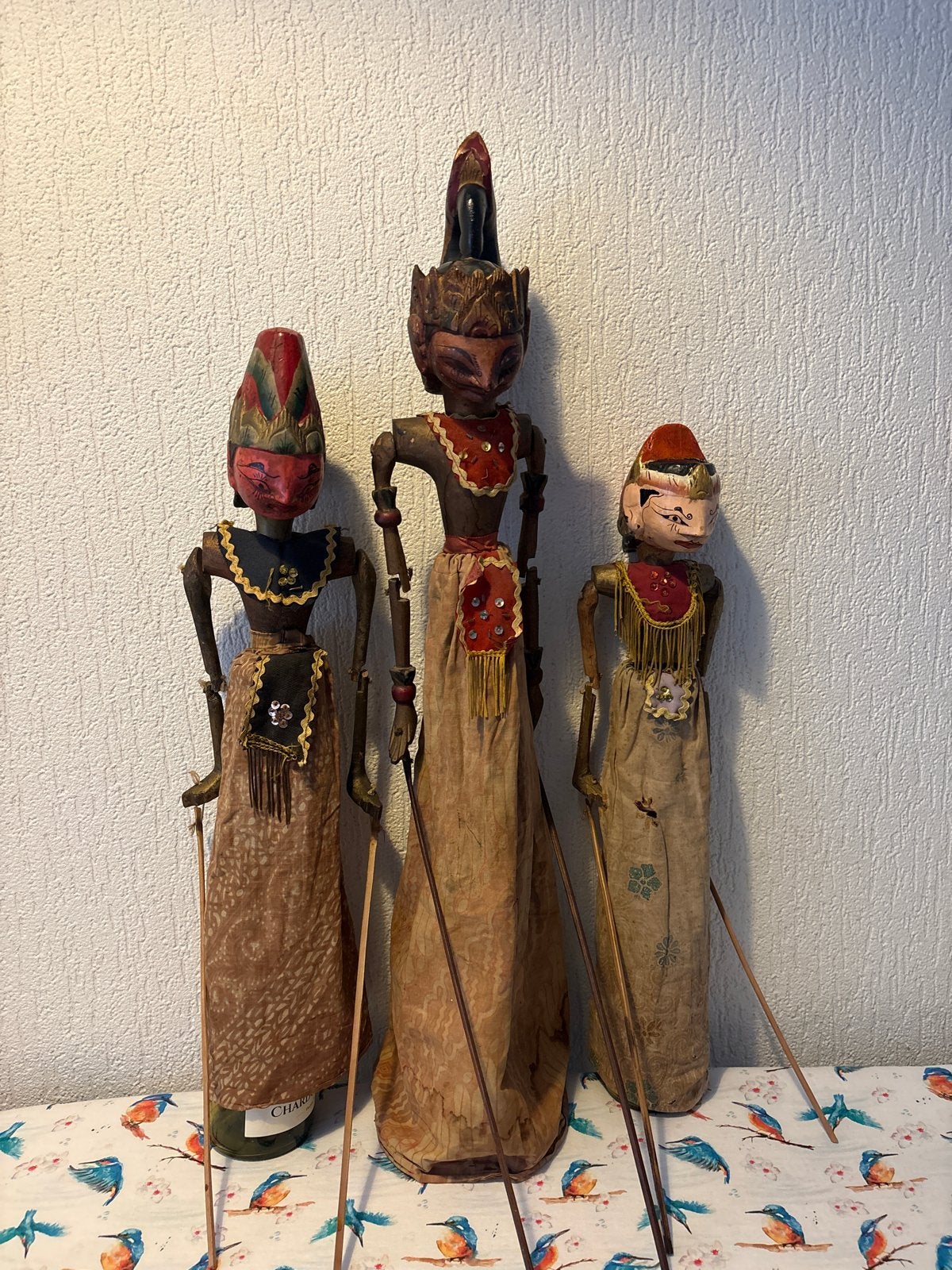 Set van 3 Wayang Golek poppen uit Indonesië, Antiek en Kunst, Handgemaakt, Indonesië, Meerkleurig, Pop