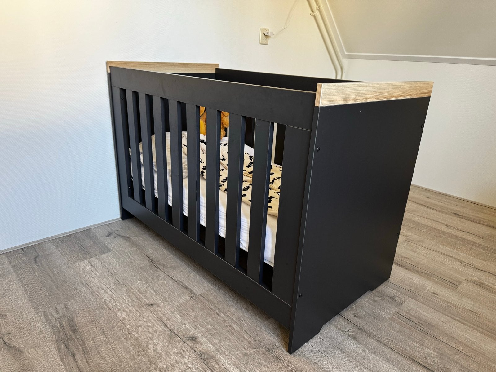 Kinderledikant met bijpassende commode, Ophalen, 50 tot 70 cm, Zo goed als nieuw, 75 tot 100 cm