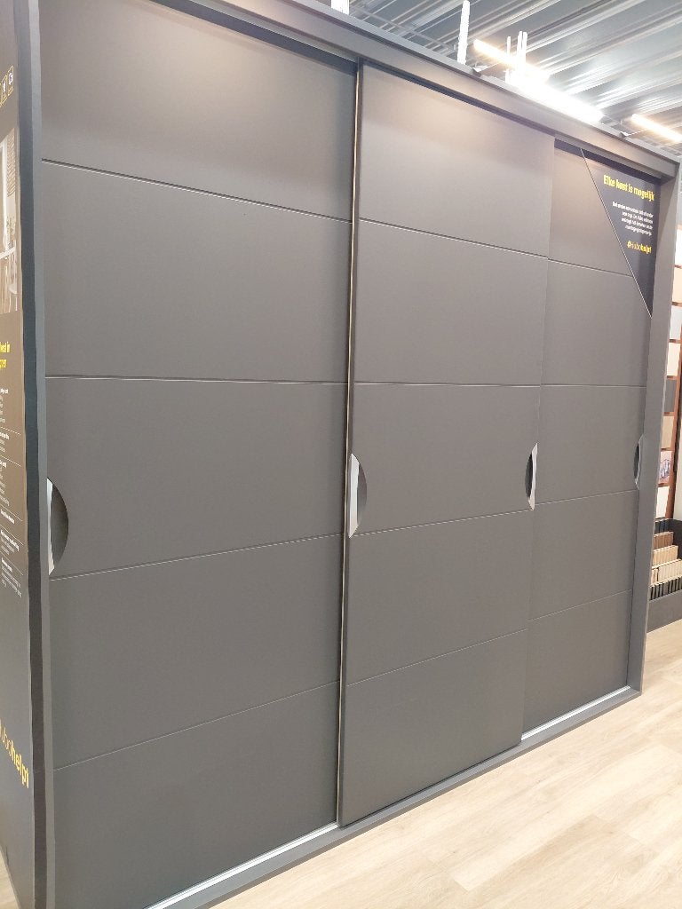 Showroomkast kledingkast met schuifdeuren (loft) en lades, Ophalen, Overige materialen, 200 cm of meer, 150 tot 200 cm
