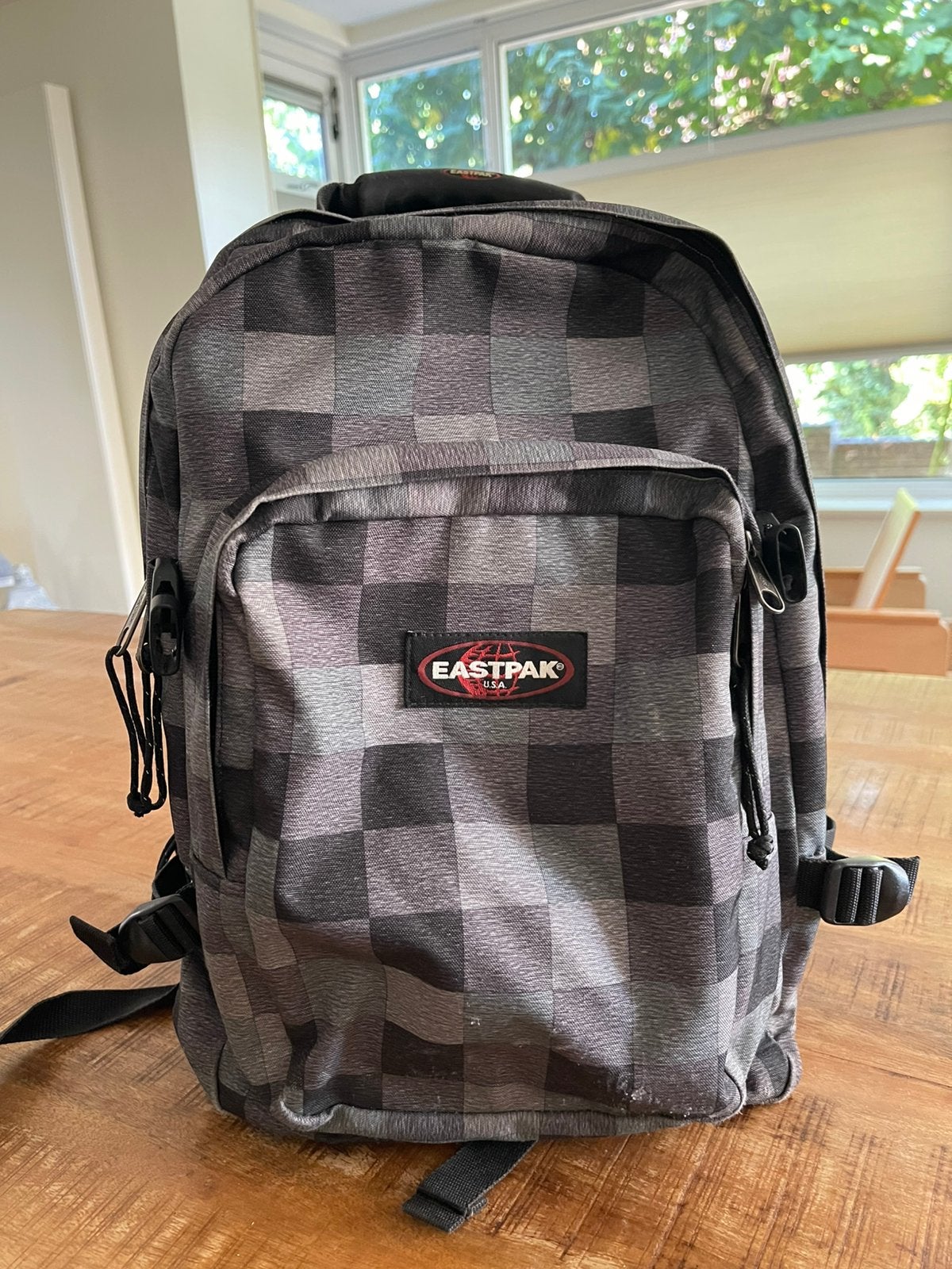 Eastpak rugzak - groot met laptop vak, 30 tot 40 cm, Rugtas, 40 tot 50 cm, Ophalen of Verzenden