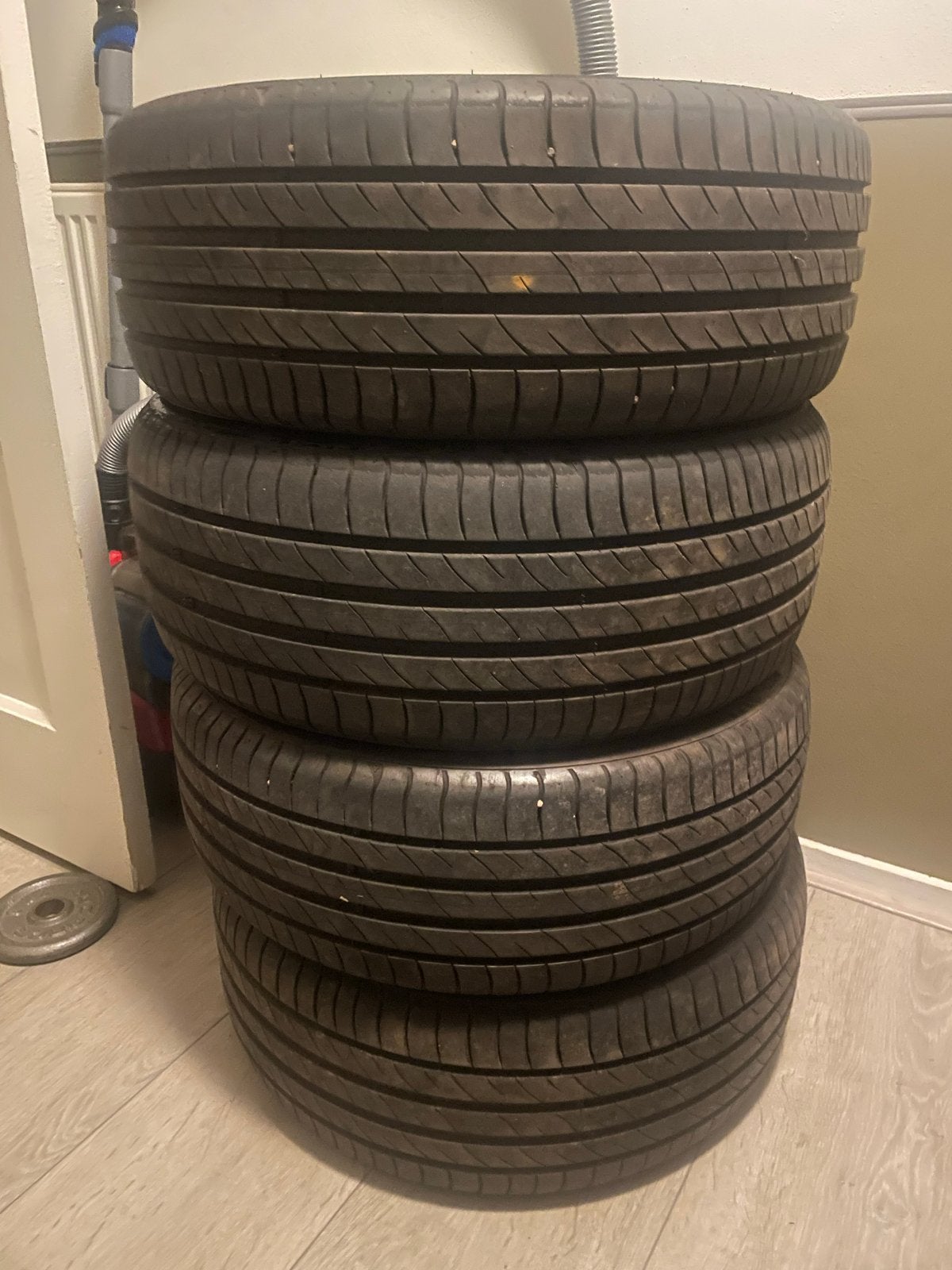 Set van 4 zomerbanden 205/45R17 Zo goed als nieuw, 205/45/17, Auto-onderdelen, Ophalen, 17 inch, 205 mm, Band(en)