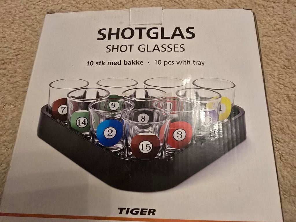 Leuk Shotglas Tiger spel te koop, Hobby en Vrije tijd, Gezelschapsspellen | Bordspellen, Ophalen of Verzenden, Zo goed als nieuw