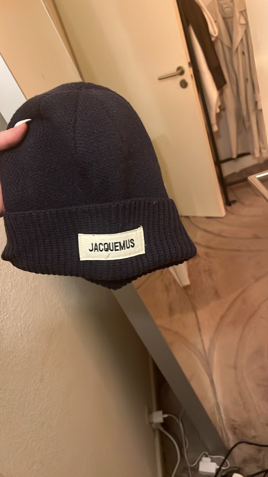 Jacquemus muts - Donkerblauw, Ophalen of Verzenden, Zo goed als nieuw, Maat 38/40 (M), Muts