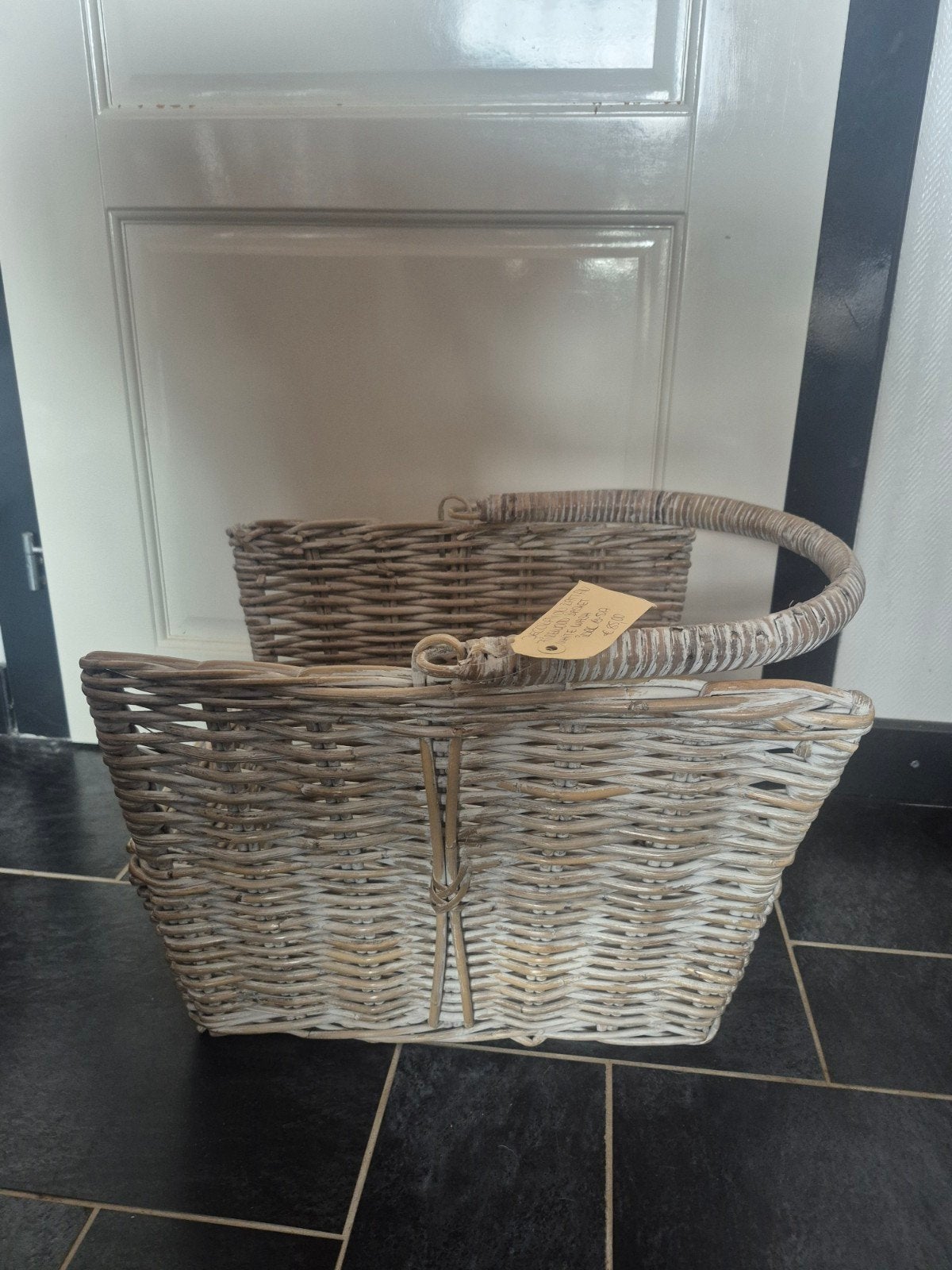 Gevlochten rotan/riet mand met handgreep (Whitewash), Mand, Nieuw, Ophalen of Verzenden, Rechthoekig
