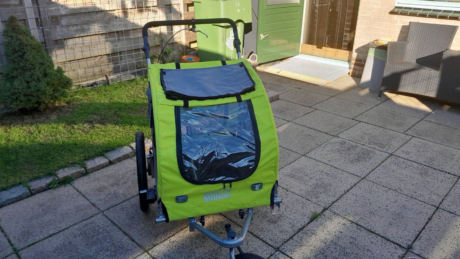 Nieuwe fietskar  en  wandel  wagen  met vering, Ophalen, Nieuw
