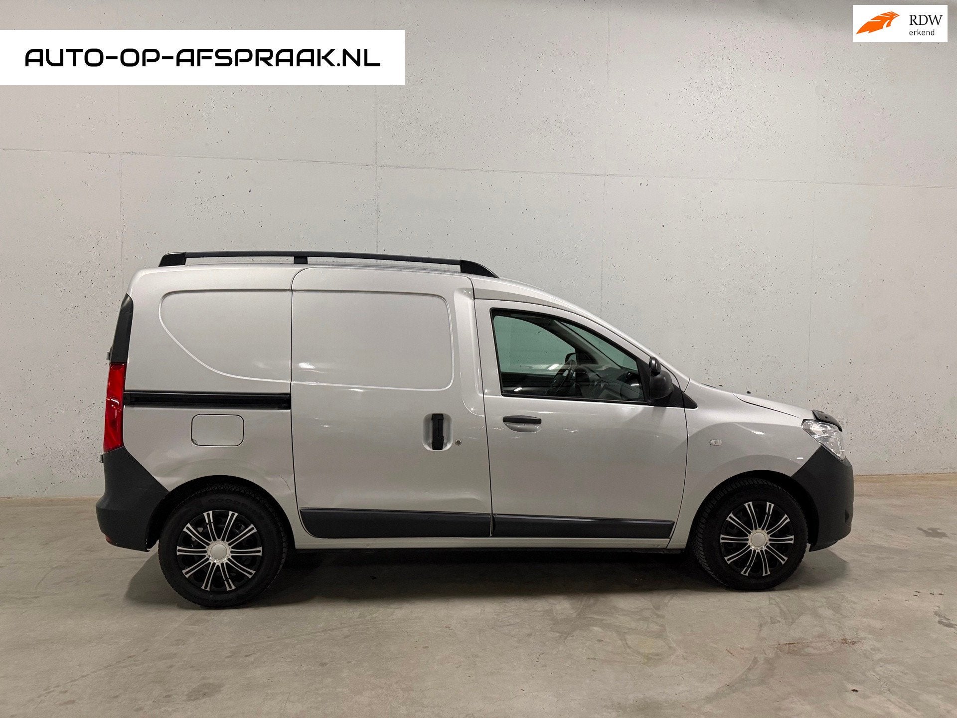 Dacia Dokker 1.5 dCi 75 Airco Zijdeur BTW 21% Dealer onderh., Auto's, Bestelauto's, Euro 5, Stof, Gebruikt, 4 cilinders