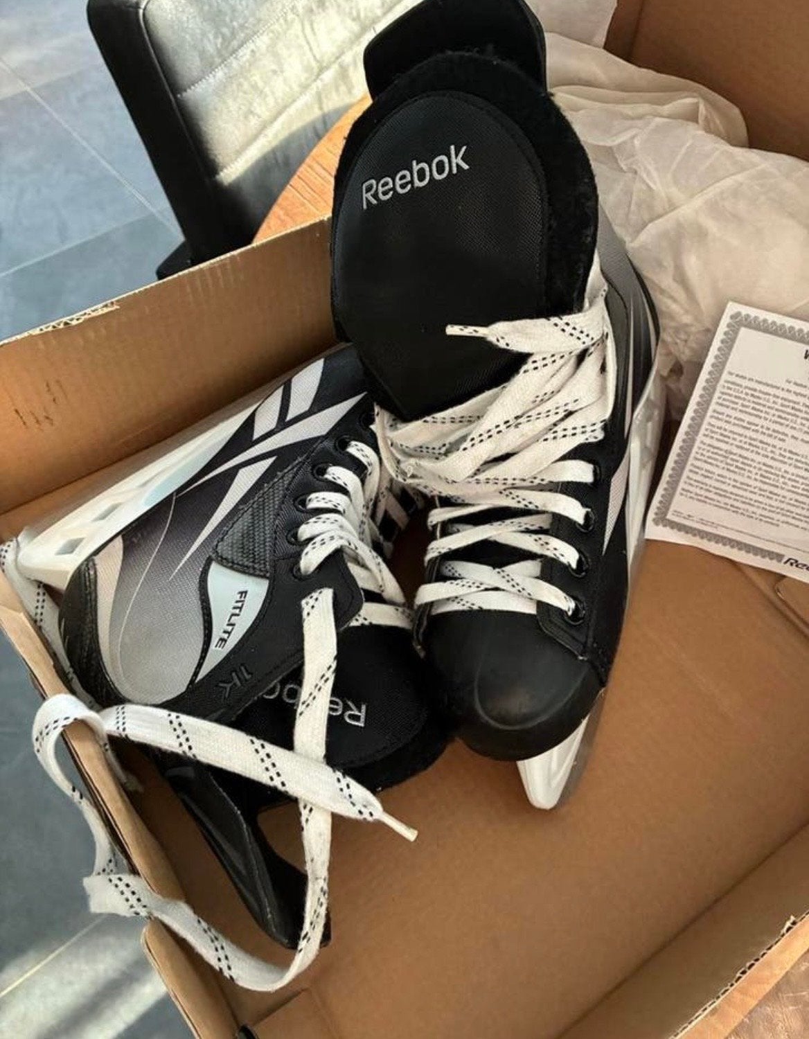 Reebok ijshockey schaatsen - Maat 40 (vallen kleiner), Sport en Fitness, IJshockey, Ophalen, Gebruikt, Schaatsen