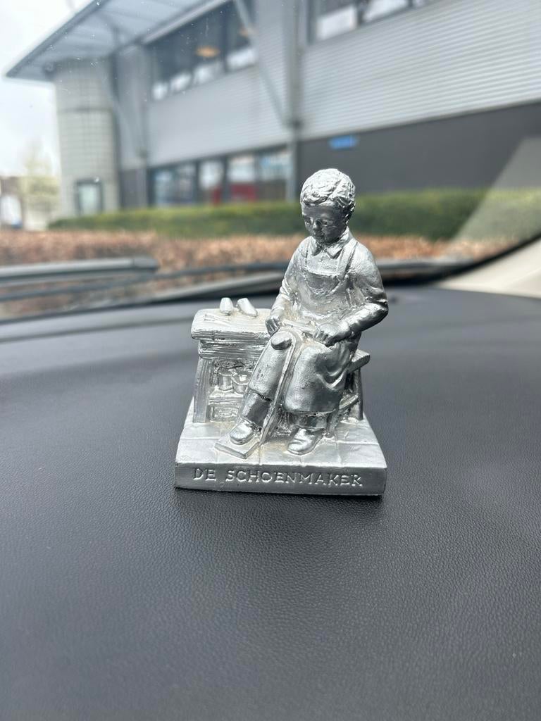 Tinnen beeldje 'De Schoenmaker', Verzamelen, Beelden en Beeldjes, Ophalen of Verzenden, Zo goed als nieuw, Mens