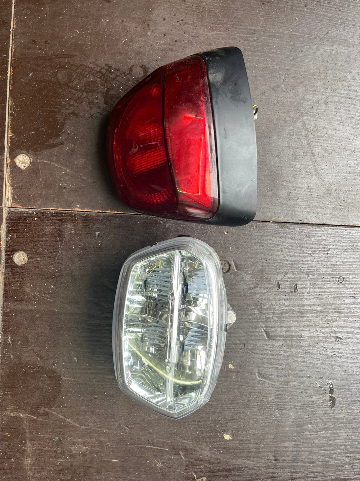 Vespa sprint koplamp en achtlicht, Ophalen of Verzenden