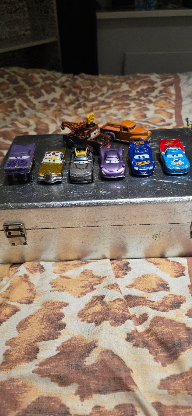 Disney Cars en andere speelgoedauto's, Ophalen of Verzenden, Gebruikt