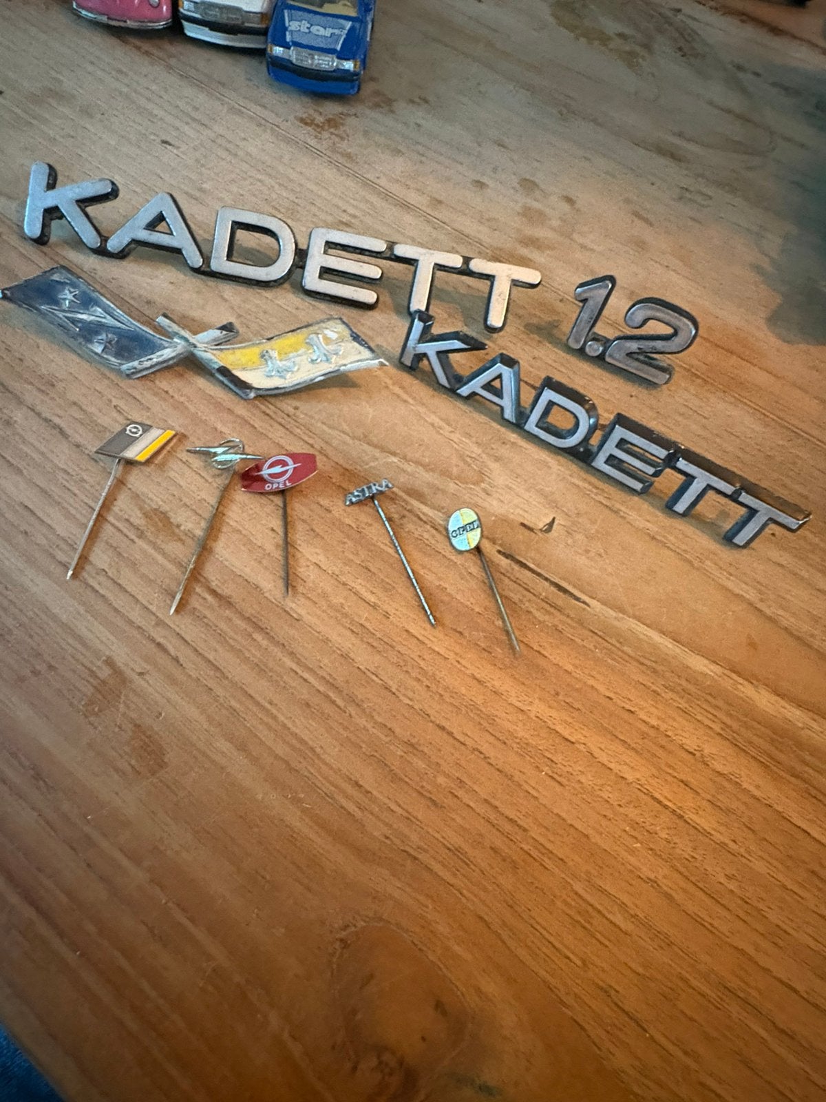Diverse Opel Kadett emblemen en speltjes, Ophalen of Verzenden, Gebruikt