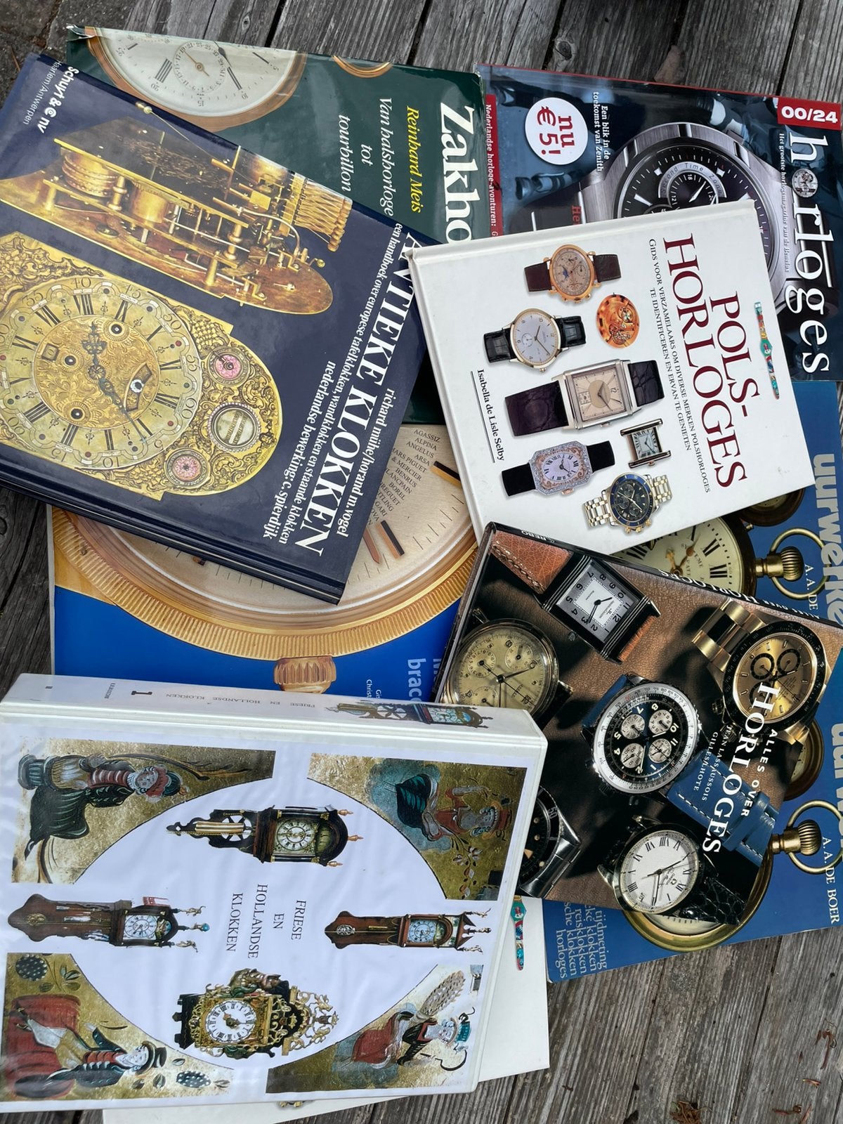 Boeken over horloges en klokken, Ophalen