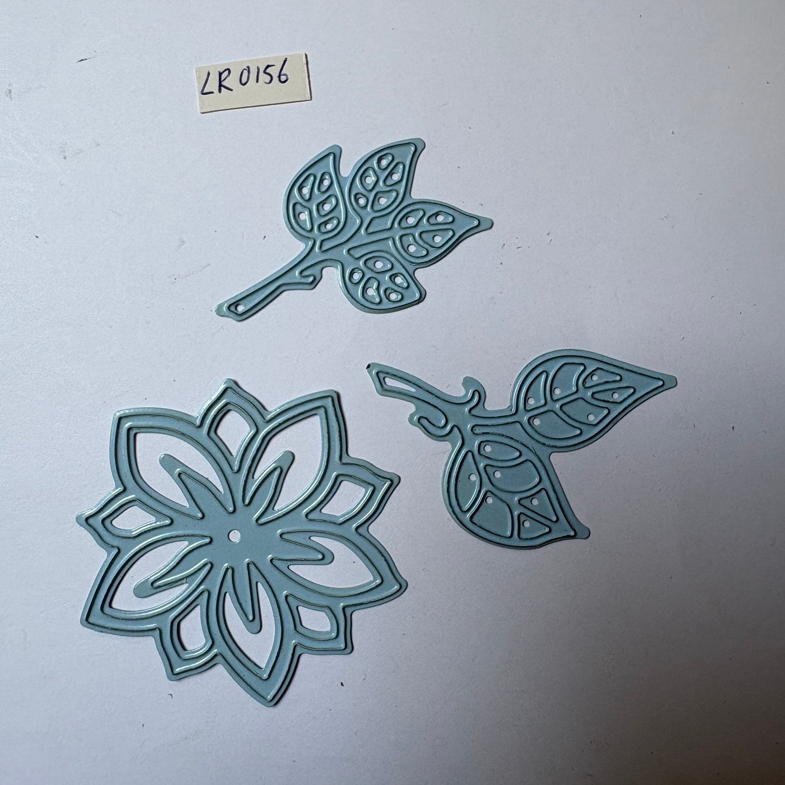 Marianne design lr0156 bloem met bladeren, Ophalen of Verzenden, Zo goed als nieuw, Overige thema's, Pons of Mal