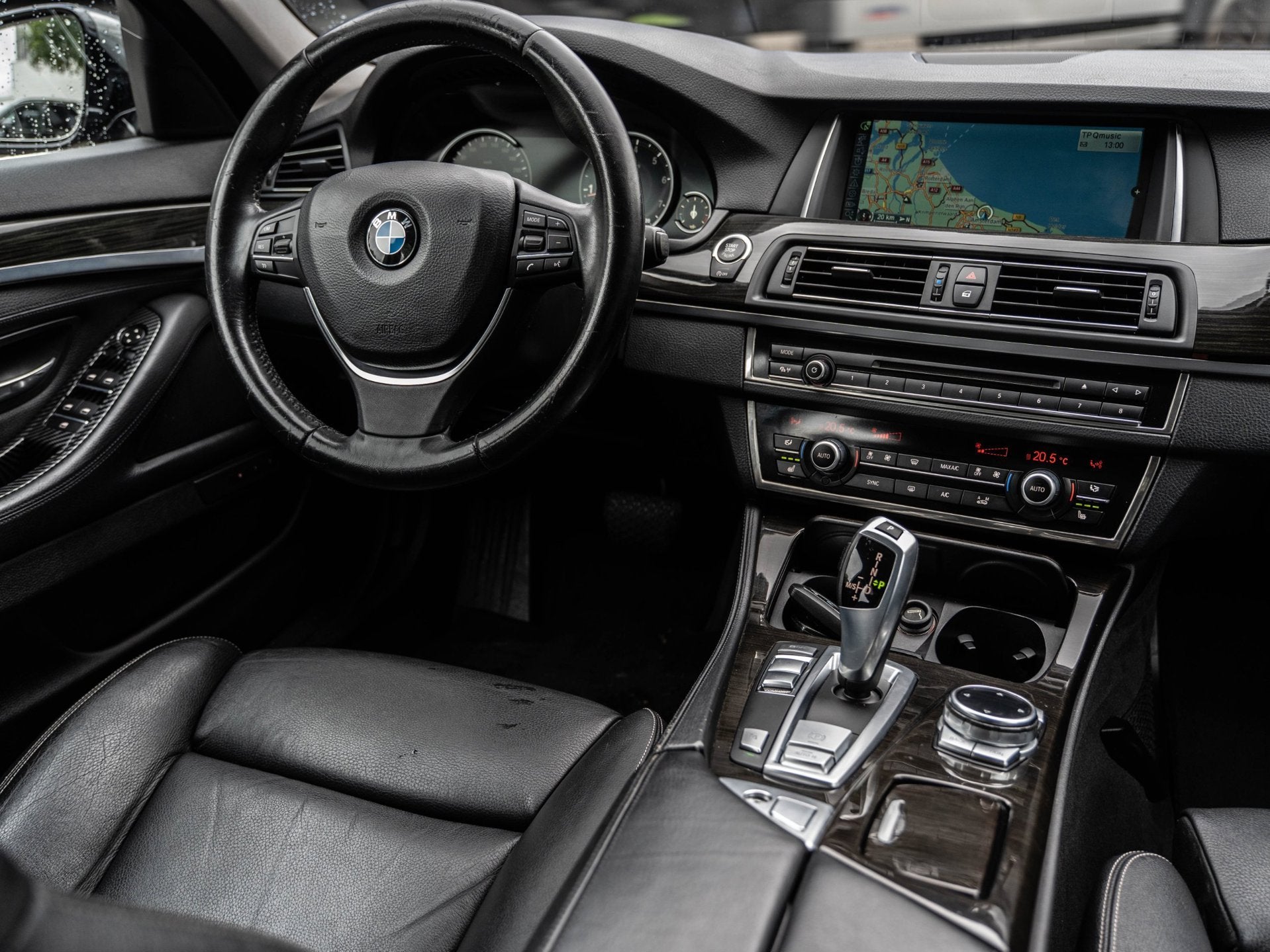 BMW 5-serie 520i Luxury Edition NAP/STOELVERWARMING/MEMORY/T, Automaat, Achterwielaandrijving, Gebruikt, 4 cilinders