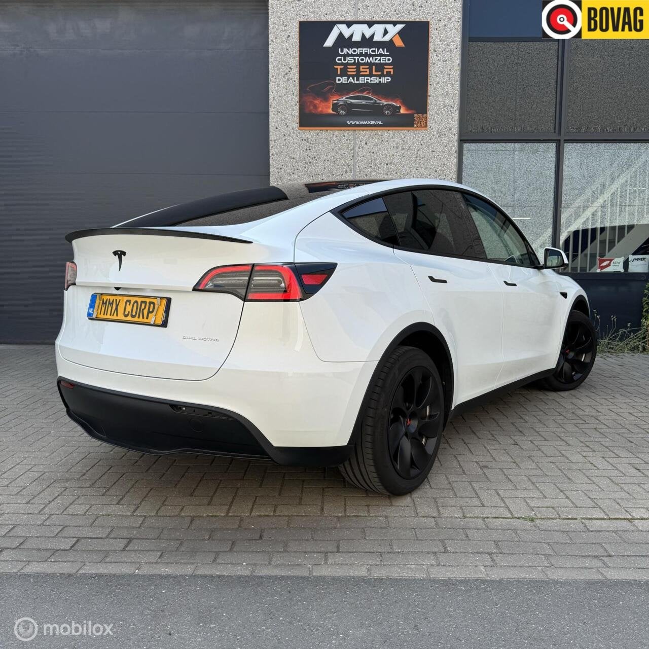 Tesla model Y LR AWD MMXPACK + TREKHAAK + 20 INCH, Automaat, 389 pk, Gebruikt, Zwart