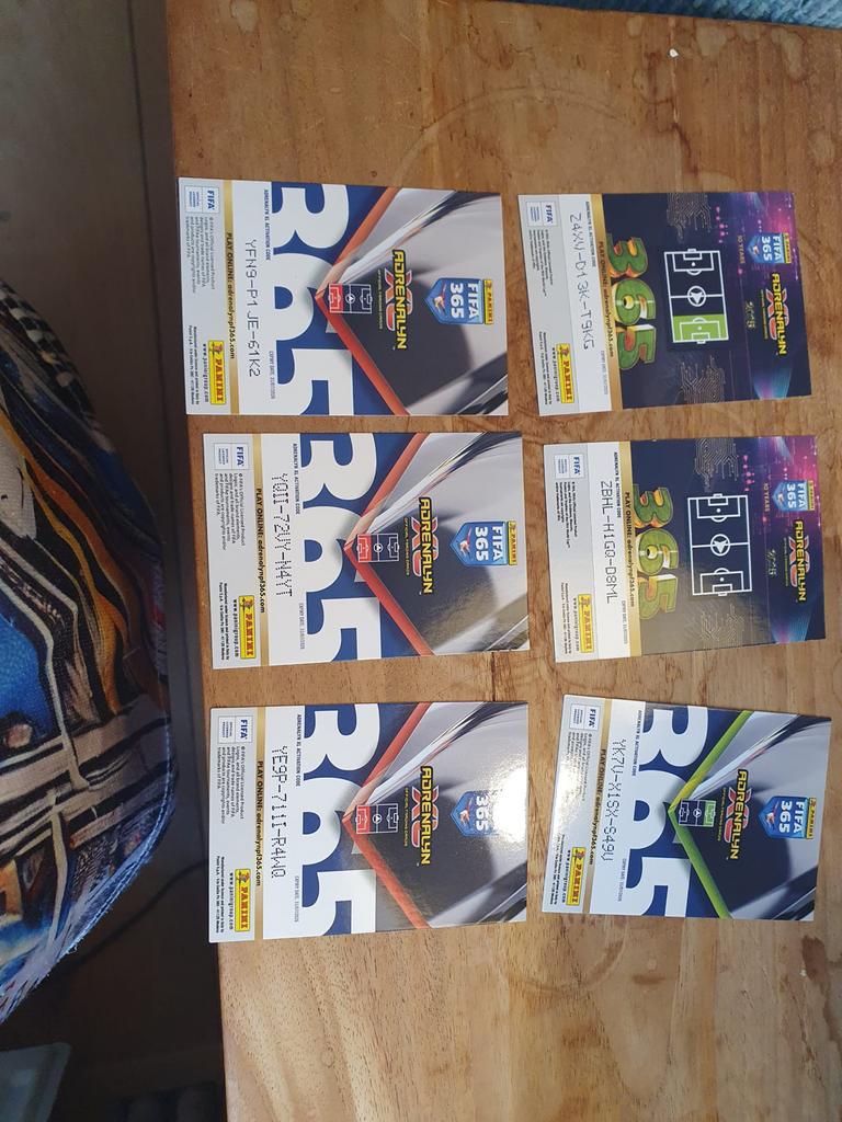 FIFA 365 Adrenalyn XL kaarten en codes, Ophalen of Verzenden, Gebruikt, Meerdere plaatjes