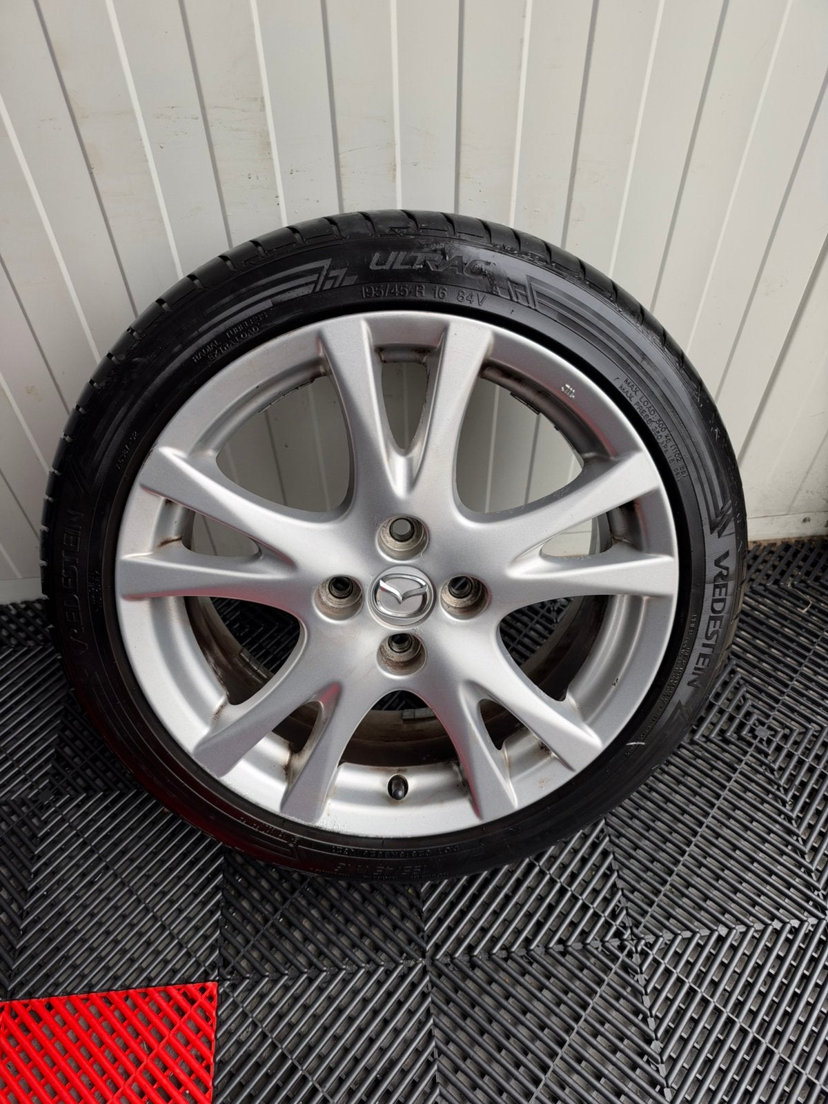 Orginele Mazda (2) velgen 4x100 16 inch 7 mm, Auto-onderdelen, Ophalen, Velg(en), 17 inch, Zomerbanden