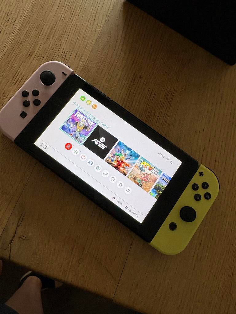 Nintendo Switch Original met extra controllers en oplader, Spelcomputers en Games, Spelcomputers | Nintendo Switch, Ophalen, Gebruikt