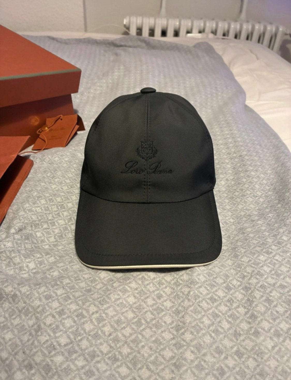 Loro piana pet in het zwart, Kleding | Heren, Ophalen of Verzenden, Zo goed als nieuw