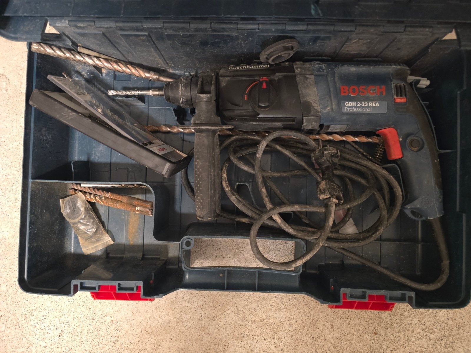 Bosch Professional GBH 2-23 REA Boorhamer - 710 Watt, Ophalen, Boor- en/of Breekhamer, Klopboormechanisme, Gebruikt
