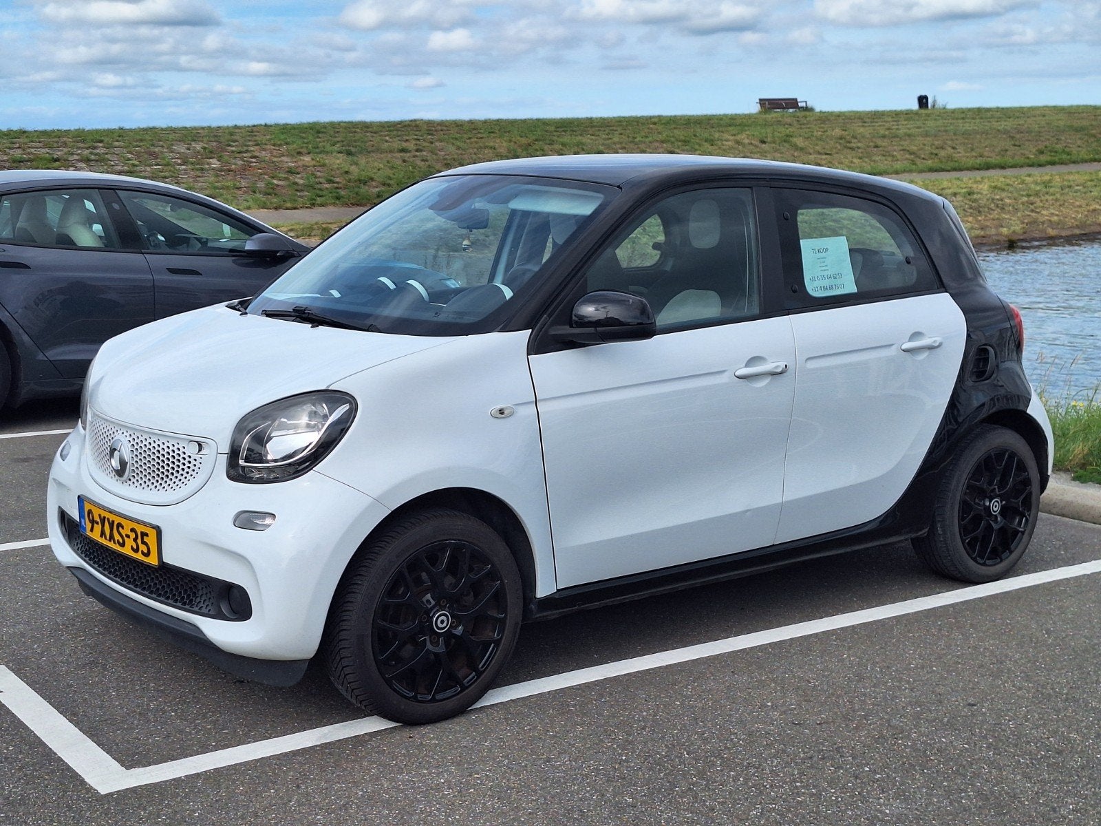 Smart ForFour 1.0 52KW 2014 Wit, Auto's, Achterwielaandrijving, 4 stoelen, Wit, Origineel Nederlands