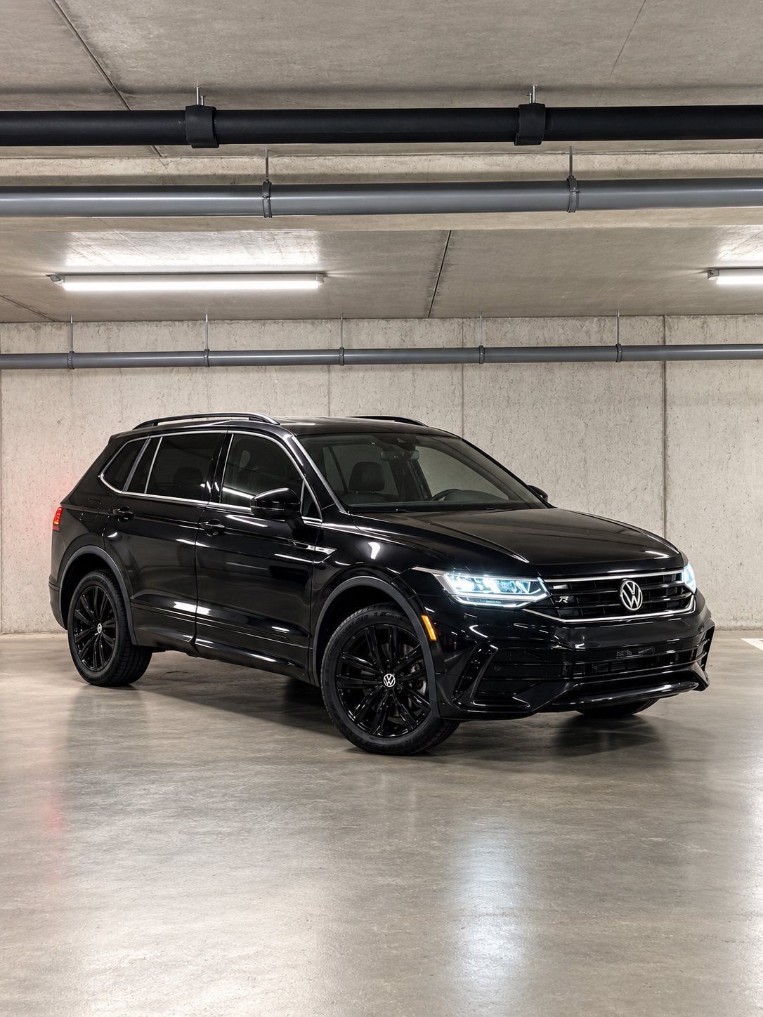 VW Tiguan Allspace 2.0 TSI | 7 zitter | 3x R-Line | IQ.Light, 4 cilinders, Zwart, Bedrijf, 184 pk