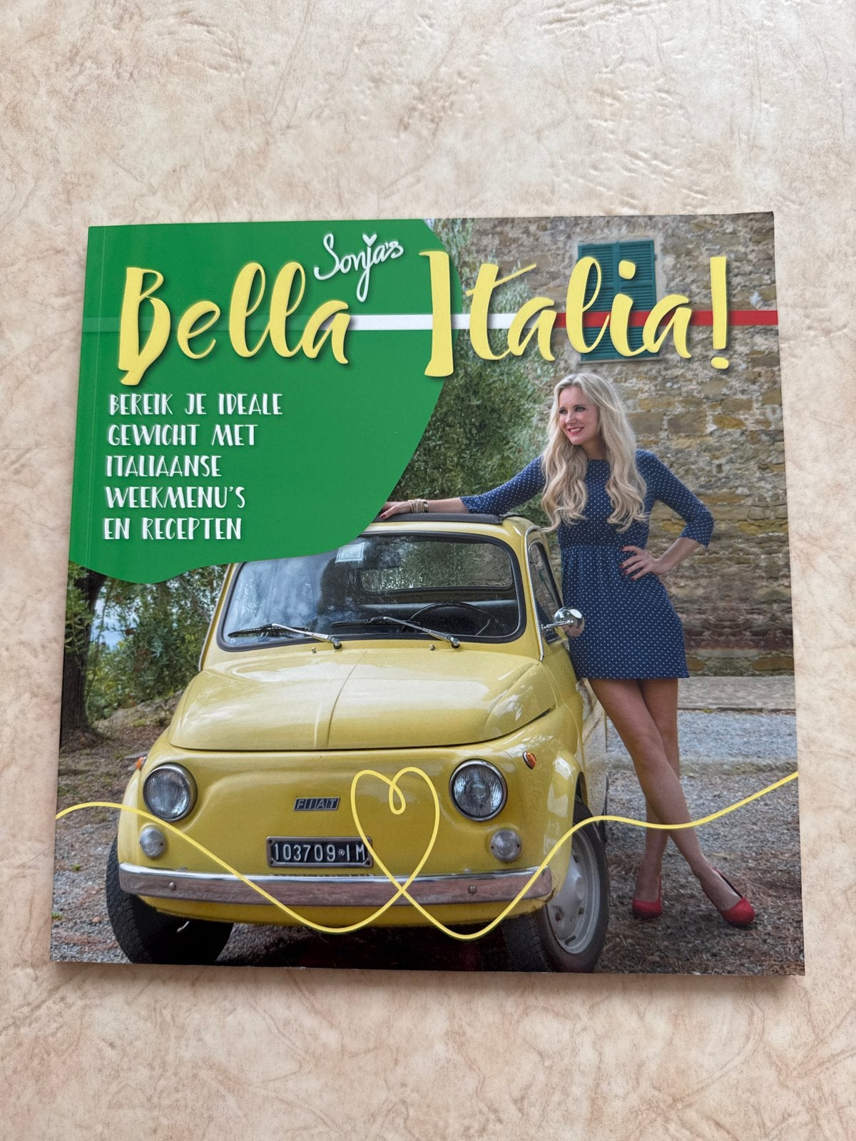 Sonja Bakker's Bella Italia! Kookboek, Boeken, Italië, Hoofdgerechten, Ophalen of Verzenden, Zo goed als nieuw