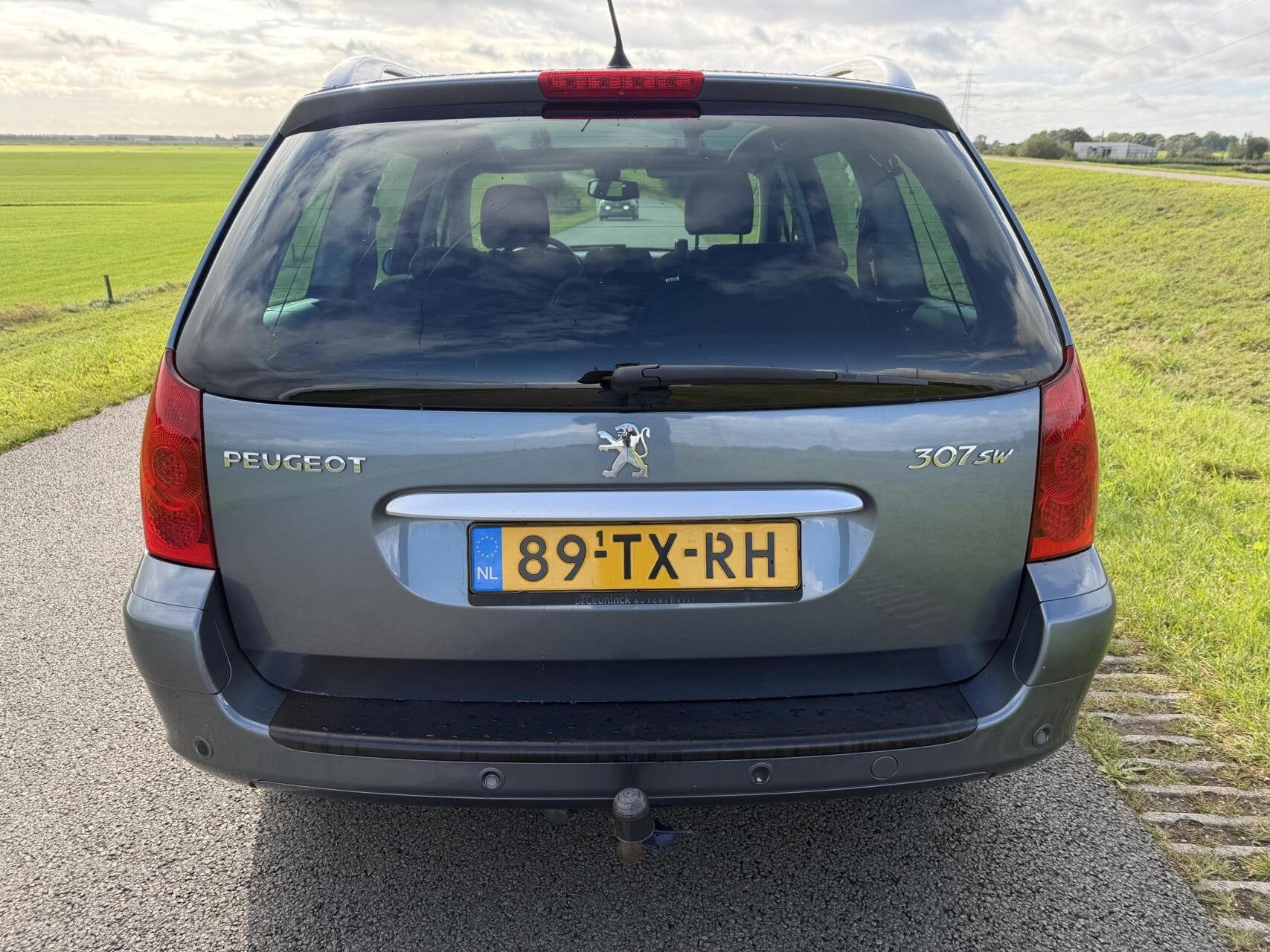 Peugeot 307 SW 1.6-16V Premium 6 0f 7 pers trekhaak panodak, Gebruikt, 4 cilinders, 7 stoelen, Origineel Nederlands