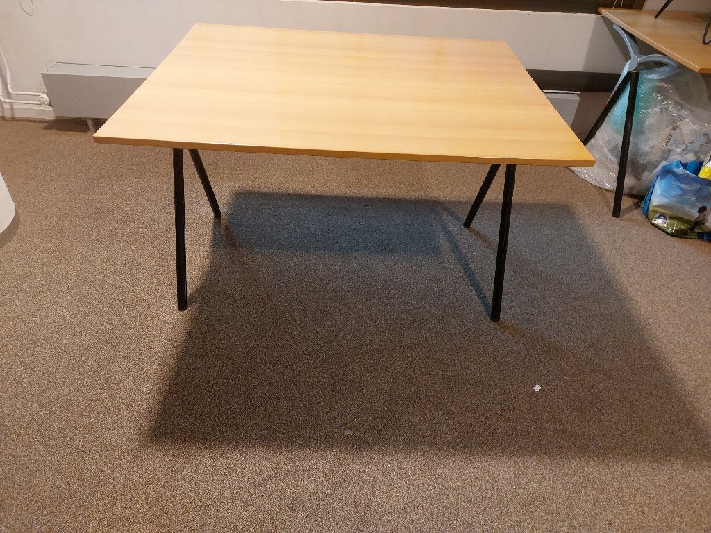 hele mooie kantoortafel ( 500405), Ophalen, Zo goed als nieuw
