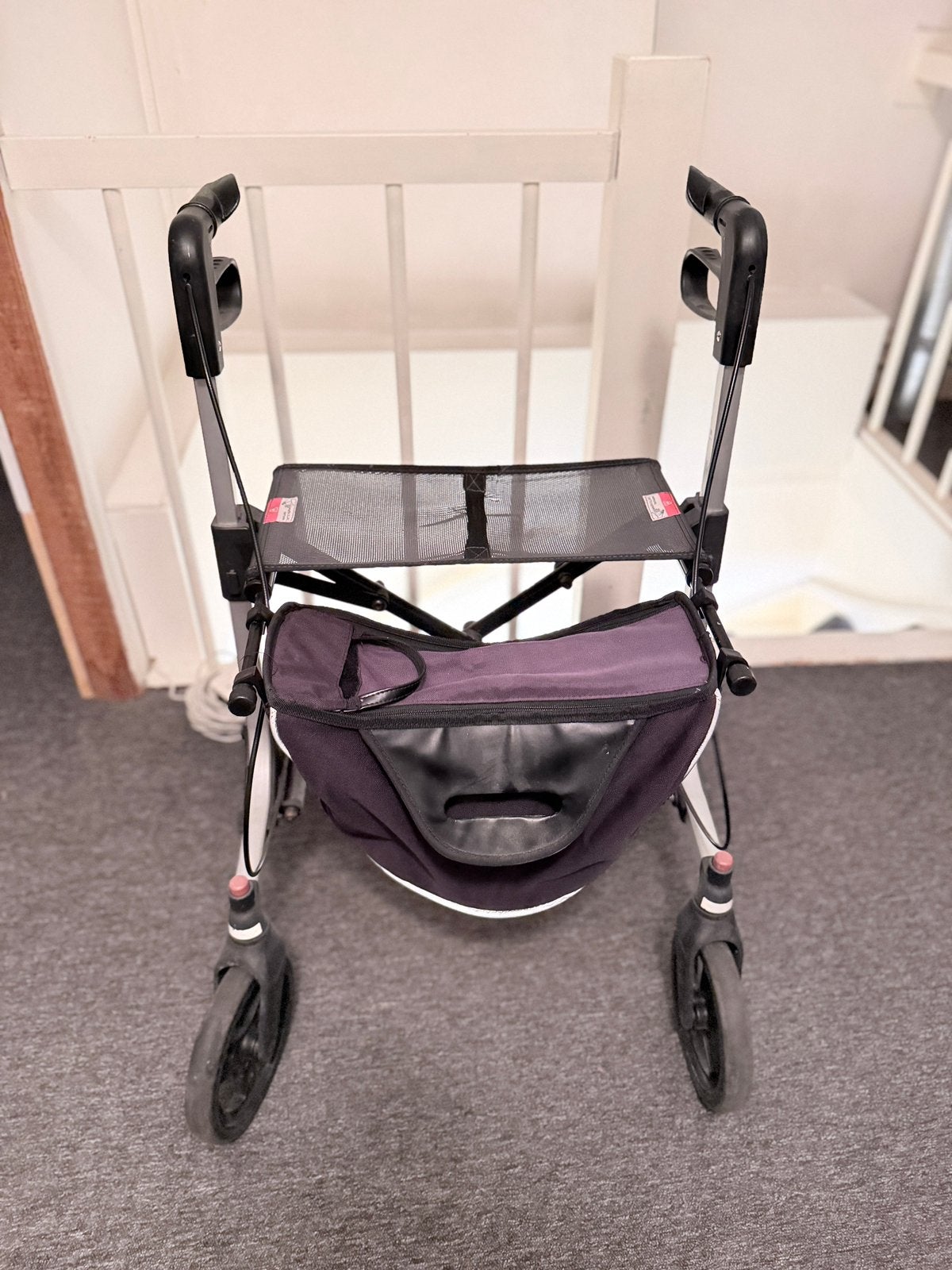 Rollator zwart met zwart mandje, Ophalen, Lichtgewicht, Gebruikt