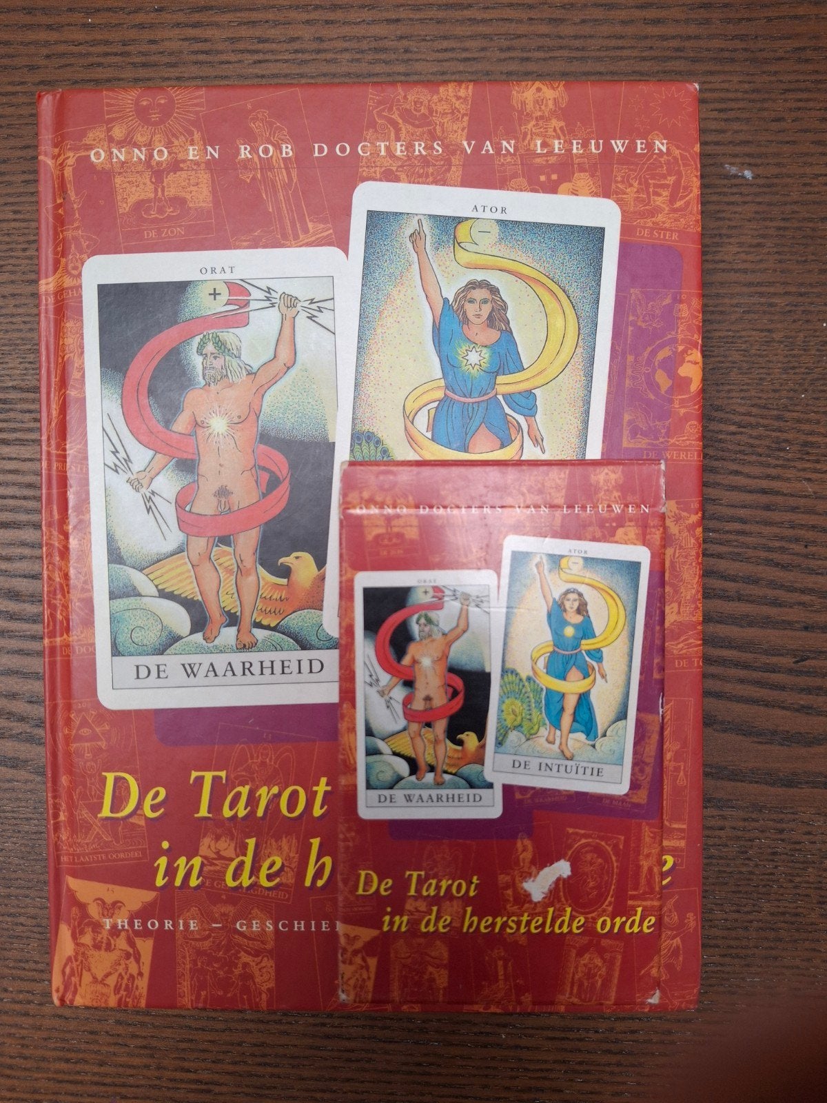 De Tarot in de herstelde orde - Boek en kaarten, Gelezen, Tarot of Kaarten leggen, Overige typen, Ophalen of Verzenden