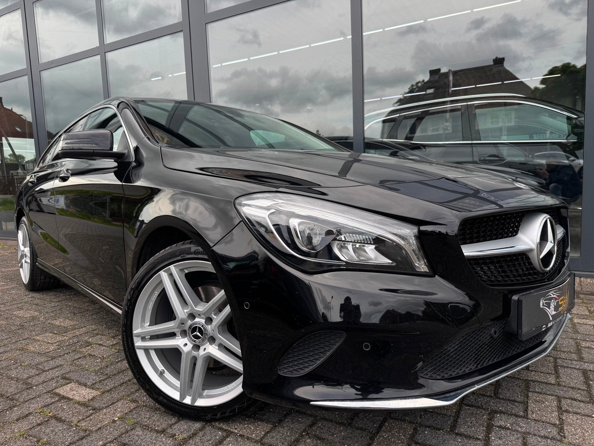 Mercedes-Benz CLA-klasse Shooting Brake 200 Business urban, Gebruikt, Zwart, Leder en Stof, Zwart