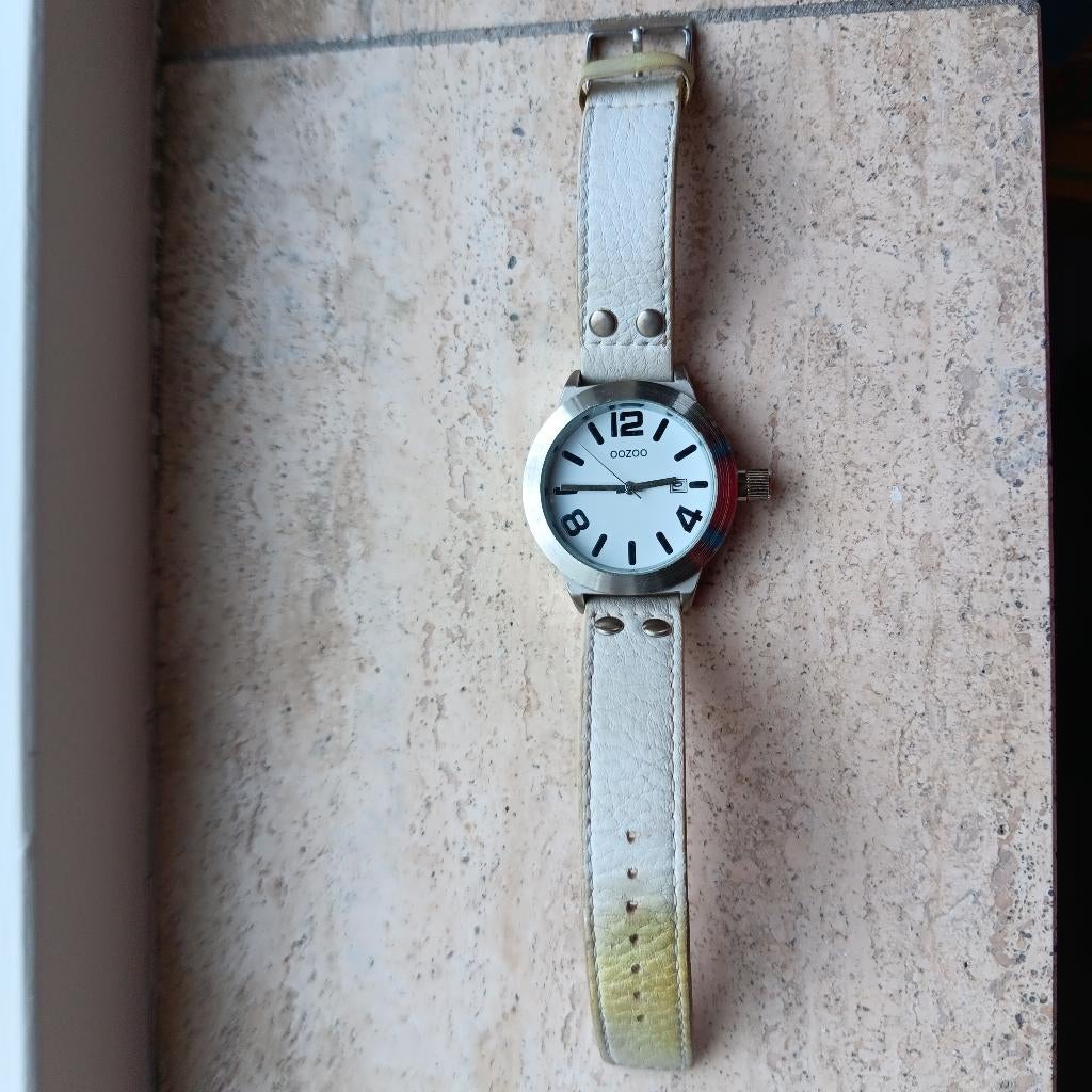 Oozoo horloge, kan voor dames en heren, wit leren band, Sieraden, Tassen en Uiterlijk, Horloges | Dames, Overige merken, Staal