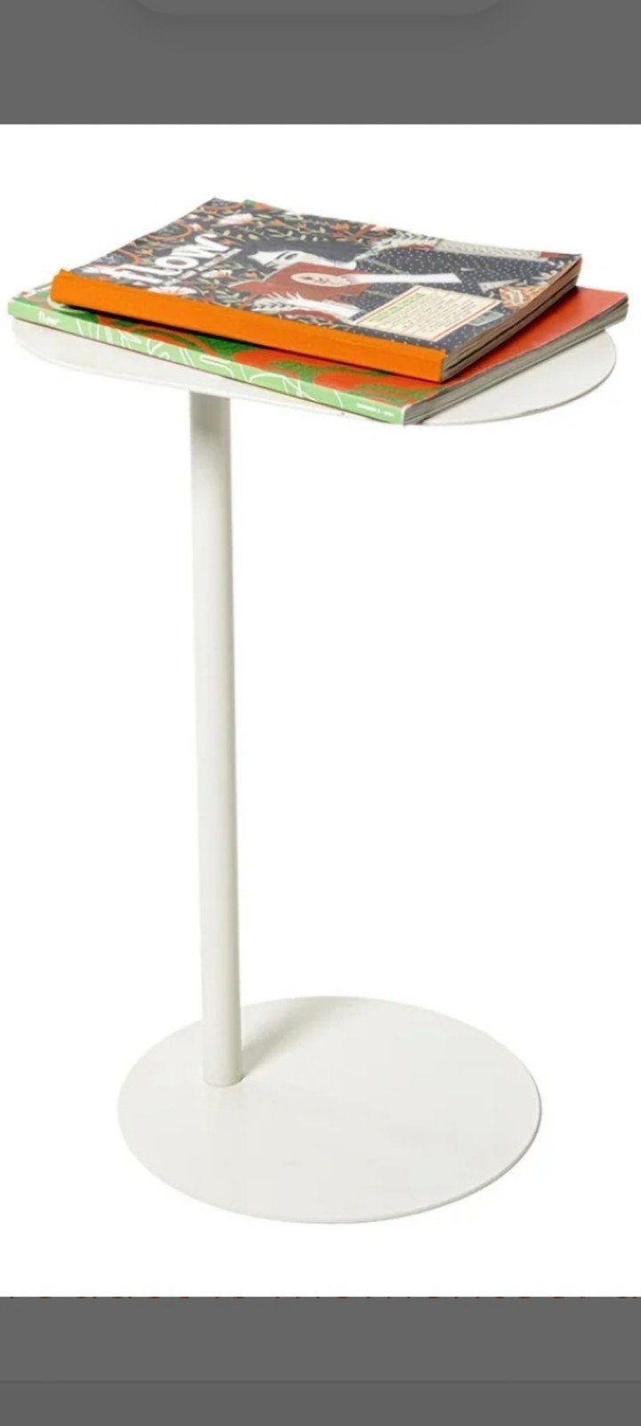 Bijzettafel Mica Xenos (twee stuks voor €25), Minder dan 55 cm, Metaal of Aluminium, Zo goed als nieuw, Ovaal