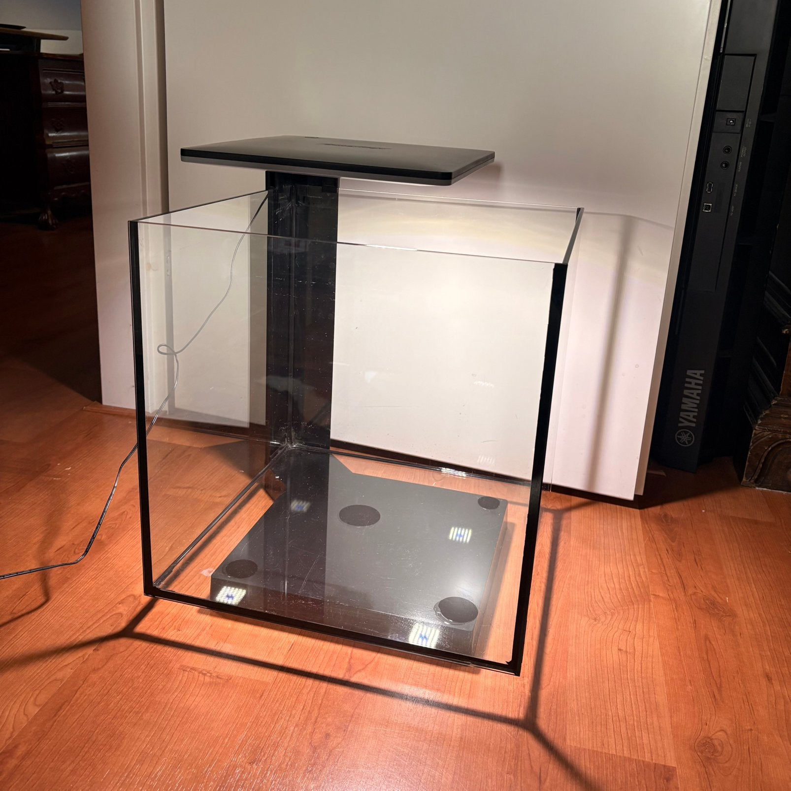 Superfish Qubiq 60 pro Aquarium, Ophalen, Zo goed als nieuw, Leeg aquarium