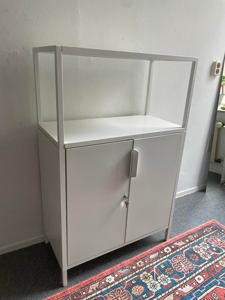 IKEA TROTTEN kast, wit, goede staat, Huis en Inrichting, Kasten | Vitrinekasten, Ophalen, Met deur(en), 100 tot 150 cm, 50 tot 100 cm