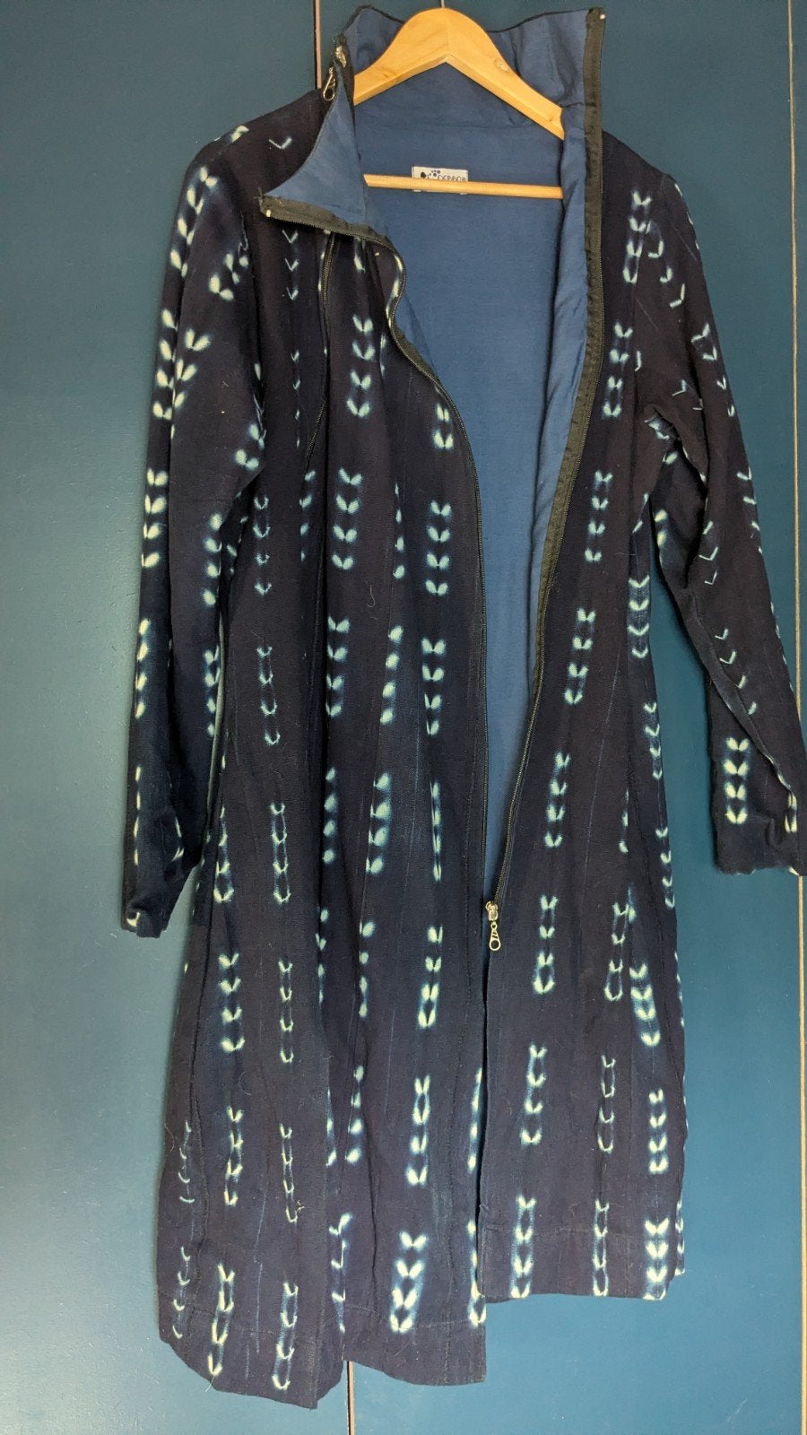 Donkerblauwe jas met patroon, Maat 38/40 (M), Blauw, Ophalen of Verzenden, Onbekend