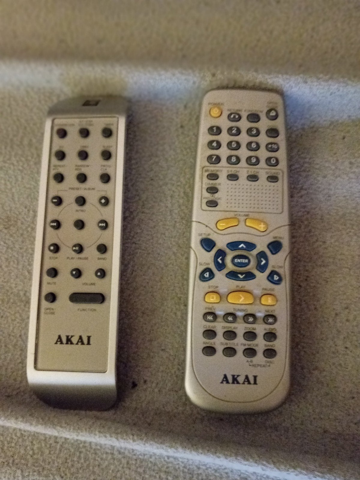 AFSTAND BEDIENING MERK AKAI VOOR TV / DVD SPELER, Ophalen of Verzenden, Gebruikt, Origineel, Tv