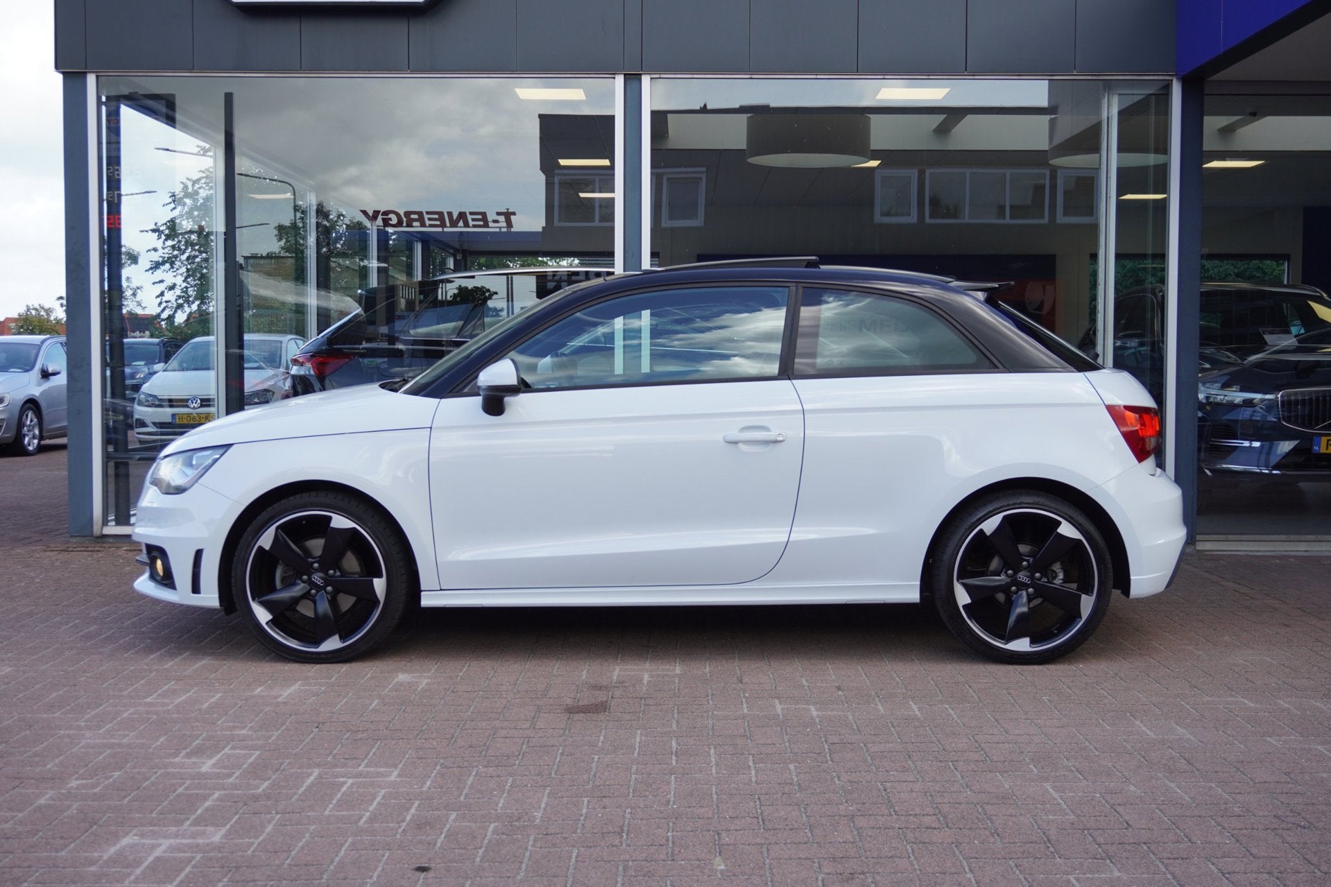 Audi A1 1.4 TFSI CoD Pro Line S-Line | Handgeschakeld | Airc, Auto's, Zwart, 4 cilinders, 4 stoelen, Handgeschakeld