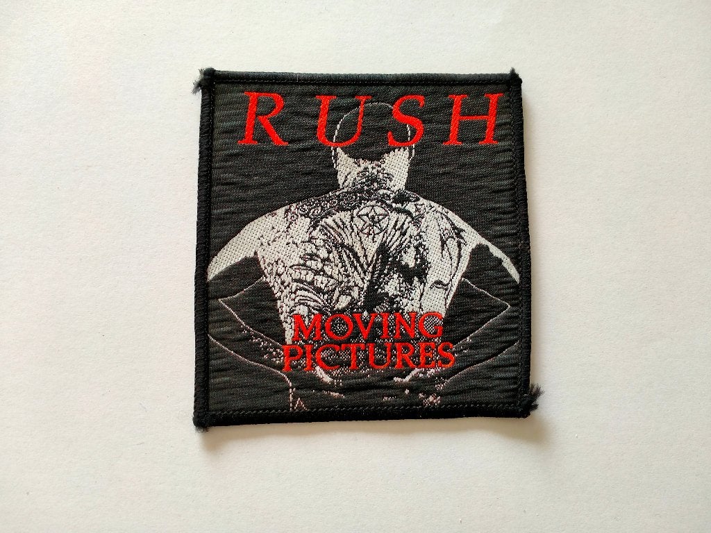 Rush moving pictures vintage muziek kleding patch embleem, Verzamelen, Ophalen of Verzenden, Gebruikt, Kleding
