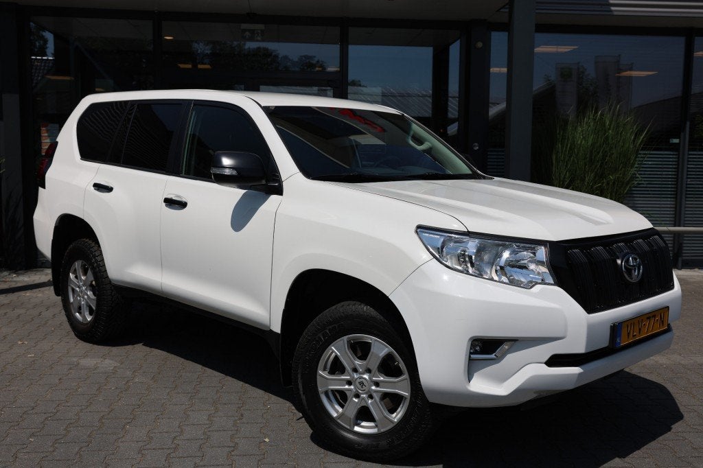 Toyota LANDCRUISER 150 2.8 D-4D 5DRS COMFORT A/T VAN, Auto's, Bestelauto's, Automaat, Met garantie (alle), Wit, 10 km/l